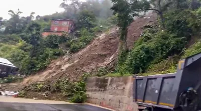 मिजोरम में भारी बारिश से पत्थर की खदान ढही  10 लोगों की मौत  कई लापता
