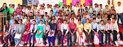 भारत निर्माण के लिए तैयार हो रहे 121 विद्यार्थी