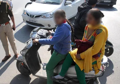 पंजाब नाबालिग ने कार स्कूटर दौड़ाया तो मां बाप को होगी सजा
