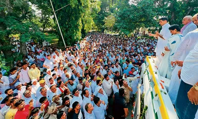 जुलाना से कांग्रेस प्रत्याशी विनेश फोगाट ने भरा नामांकन  दीपेंद्र हुड्डा रहे मौजूद