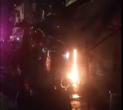 fire in mumbai  मुंबई में एक इमारत में लगी भीषण आग  सात वर्षीय बच्ची सहित सात की मौत