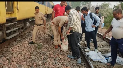 explosion in train  रोहतक से दिल्ली जा रही पैसेंजर ट्रेन की बोगी में धमाके के बाद लगी आग  चार यात्री झुलसे