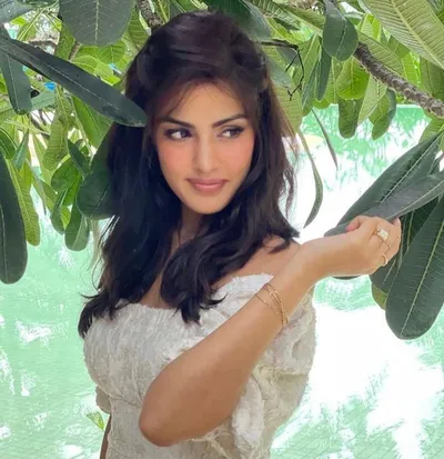 rhea chakraborty  500 करोड़ की धोखाधड़ी मामले में घिरी रिया चक्रवर्ती व भारती सिंह  मिला नोटिस