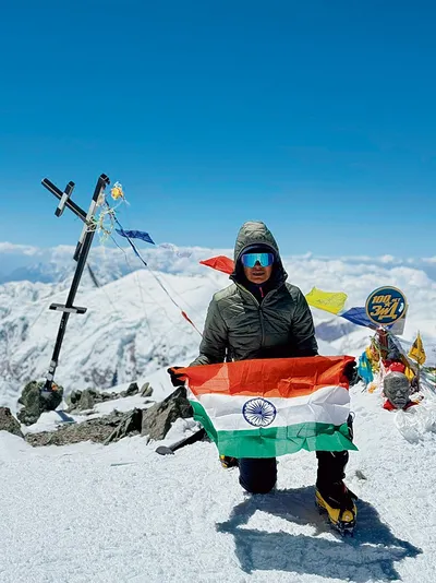 पर्वतारोही रीना भट्टी ने किर्गिस्तान की लेनिन चोटी पर फहराया तिरंगा