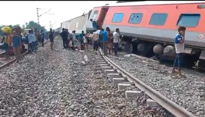 chandigarh dibrugarh express  गोंडा में चंडीगढ़ डिब्रूगढ़ एक्सप्रेस पटरी से उतरी  चार की मौत  20 घायल