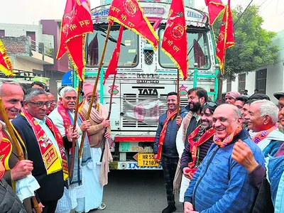 रोहतक से लंगर के लिए अयोध्या भेजा खाद्य सामग्री का ट्रक