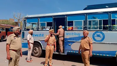 पुलिस ने रेलवे स्टेशन और बस स्टैंड पर चलाया सर्च अभियान