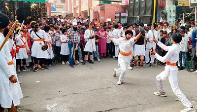 गुरु नानक देव प्रकाशोत्सव पर निकाला नगर कीर्तन