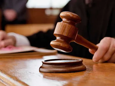 महिला का पर्स छीनने के दोषी को 5 साल की कैद