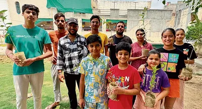 ज्योति नगर में बच्चों ने मिलकर लगाए 40 पौधे