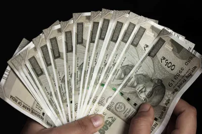 indian currency रुपया 11 पैसे की गिरावट के साथ 83 93 प्रति डॉलर पर पहुंचा