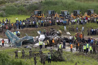 plane crash in nepal  काठमांडू हवाई अड्डे पर विमान दुर्घटनाग्रस्त  18 लोगों की मौत  पायलट घायल
