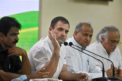 देश में लोकतंत्र की मौत हो रही  जो डरता है वही धमकाता है   राहुल गांधी
