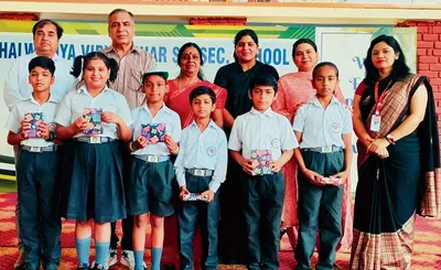 हिंदी कविता पाठ प्रतियोगिता के विजेताओं को किया सम्मानित