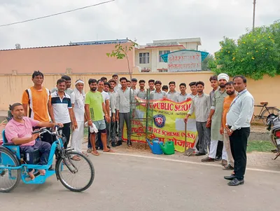 अपने लगाये पौधों का बड़ा होने तक करें पालन पोषण   विजय कांसल