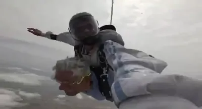 video  हजारों फीट की ऊंचाई से कूदे केंद्रीय मंत्री शेखावत  लिया स्काइडाइविंग का आनंद