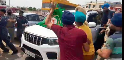 भाजपा उम्मीदवार परणीत कौर का राजपुरा में किसानों ने किया विरोध