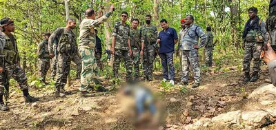 four maoists killed झारखंड में पुलिस ने मुठभेड़ में चार माओवादियों को मार गिराया
