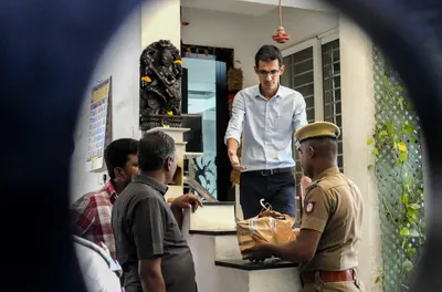 मनी लांड्रिंग केस में तमिलनाडु के मंत्री और उनके सांसद बेटे के परिसरों पर ईडी के छापे