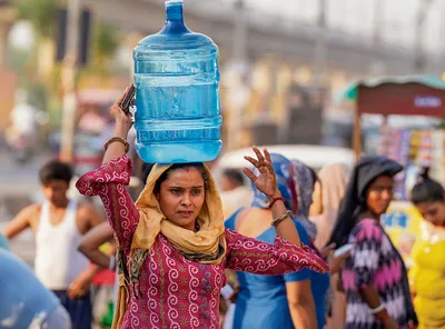 पेयजल में आ रहे सीवर के गंदे पानी से सेक्टरवासी परेशान