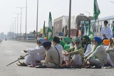 punjab farmer protest  राज्यभर में किसानों का प्रदर्शन  सड़कों को किया अवरुद्ध  लोग परेशान