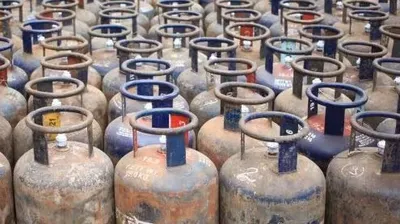 commercial lpg price hike  वाणिज्यिक एलपीजी सिलेंडर के दाम 39 रुपये बढ़े