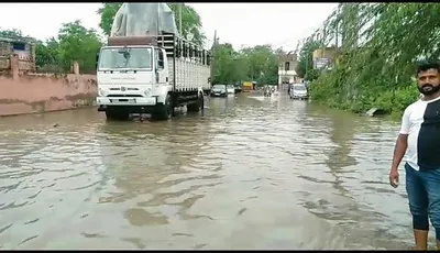 टक्कर से पिता की मौत  पुत्र गंभीर घायल