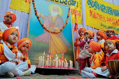 गुरु नानक देव जी के उपदेशों से जीवन को दिशा