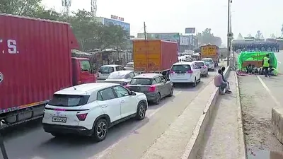 कुंडली सिंघु बॉर्डर के सर्विस रोड पर यातायात शुरू