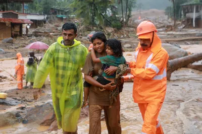 wayanad landslide  केरल सरकार ने बचाव अभियान के लिए सैन्य मदद मांगी