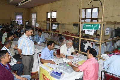 by election result live  हिमाचल कांग्रेस आगे  पंजाब में आप उम्मीदवार को बढ़त