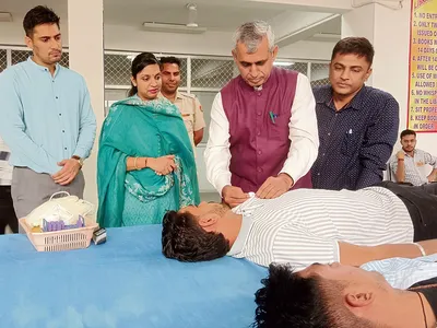 युवाओं को समाज सेवा के लिए प्रेरित कर रहे रक्तदान शिविर   मनोज भांबू