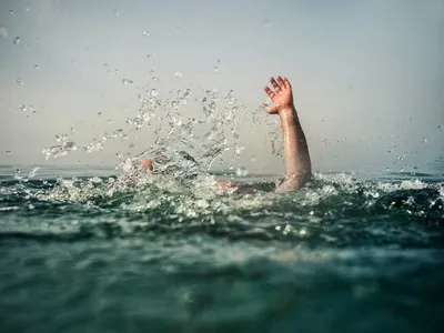 2 लड़कियाें  किशोर की यमुना में डूबने से मौत