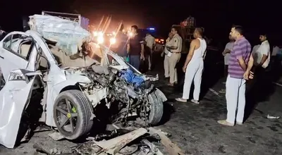 राजस्थान   ट्रक में घुसी कार  एक परिवार के 6 सदस्यों की मौत