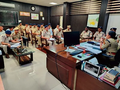 पुलिस अधिकारी निश्चित समय पर करें शिकायतों का निपटारा