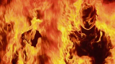 मध्यप्रदेश   भूमि विवाद में ज्वलनशील पदार्थ फेंककर आदिवासी महिला को लगायी आग  गंभीर हालत में अस्पताल में भर्ती