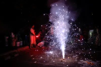 diwali 2024 aqi  दिवाली की रात  जहरीली  हुई दिल्ली की हवा  पंजाब हरियाणा में भी स्थिति खराब