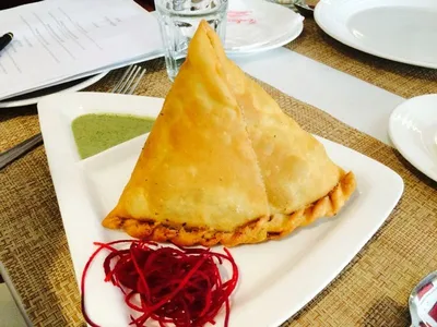 himachal samosa controversy  मुख्यमंत्री के लिए लाये समोसे खा गए सुरक्षा कर्मी  cid जांच