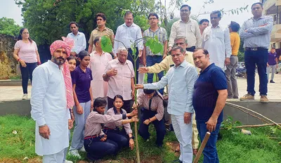 अपने जीवन में सभी लगायें पौधे  बड़े होने तक करें देखभाल   राजेश नागर