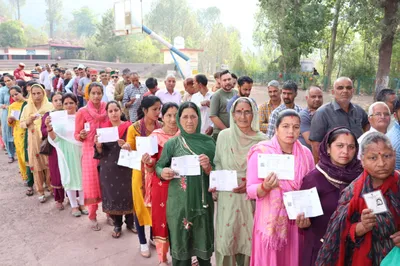 loksabha election voting  चंडीगढ़ में 62 80  पंजाब में 55 65 व हिमाचल में 67 14  मतदान