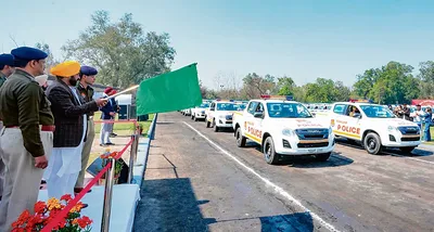 पंजाब पुलिस को 410 नये हाई टैक वाहन  सीएम ने झंडी दिखायी