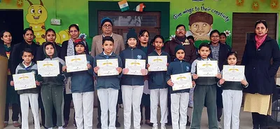 हिंदी ओलंपियाड में विद्यार्थियों ने 13 स्वर्ण व 6 रजत पदक जीते