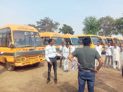 जींद जुलाना के निजी स्कूलों में पहुंची विभागीय टीम  बसों को जांचा