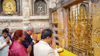 उपराष्ट्रपति ने महाबोधि मंदिर में की पूजा अर्चना