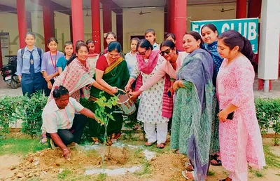 गुरुनानक गर्ल्स कॉलेज में मनाया विश्व पर्यावरण दिवस