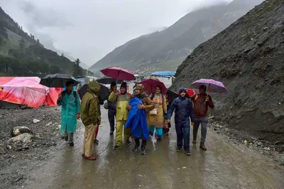 amarnath yatra  भारी बारिश के कारण अमरनाथ यात्रा अस्थायी तौर पर स्थगित