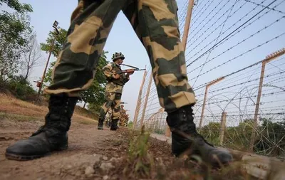 जम्मू कश्मीर के सांबा में अंतरराष्ट्रीय सीमा पर संदिग्ध गोलीबारी  एक की मौत