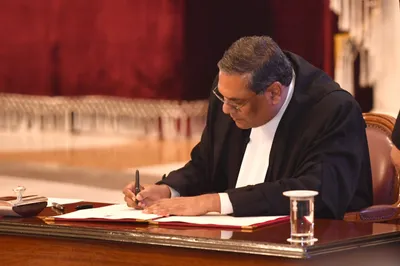 swearing of new cji  न्यायमूर्ति संजीव खन्ना ने भारत के 51वें प्रधान न्यायाधीश के रूप में शपथ ली