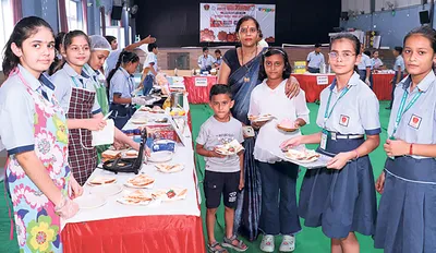 स्वादिष्ट व्यंजन बना विद्यार्थियों ने जीता अतिथियों का दिल