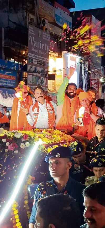 सीएम की जन आशीर्वाद यात्रा करनाल वासियों ने फूल बरसाकर किया स्वागत